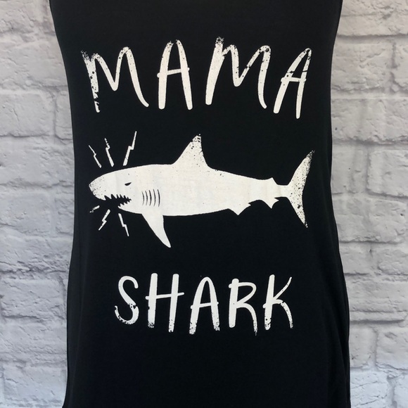 *ONE Left Bear Dance | Mama Shark Graphic Tank Top - Picture 4 of 8